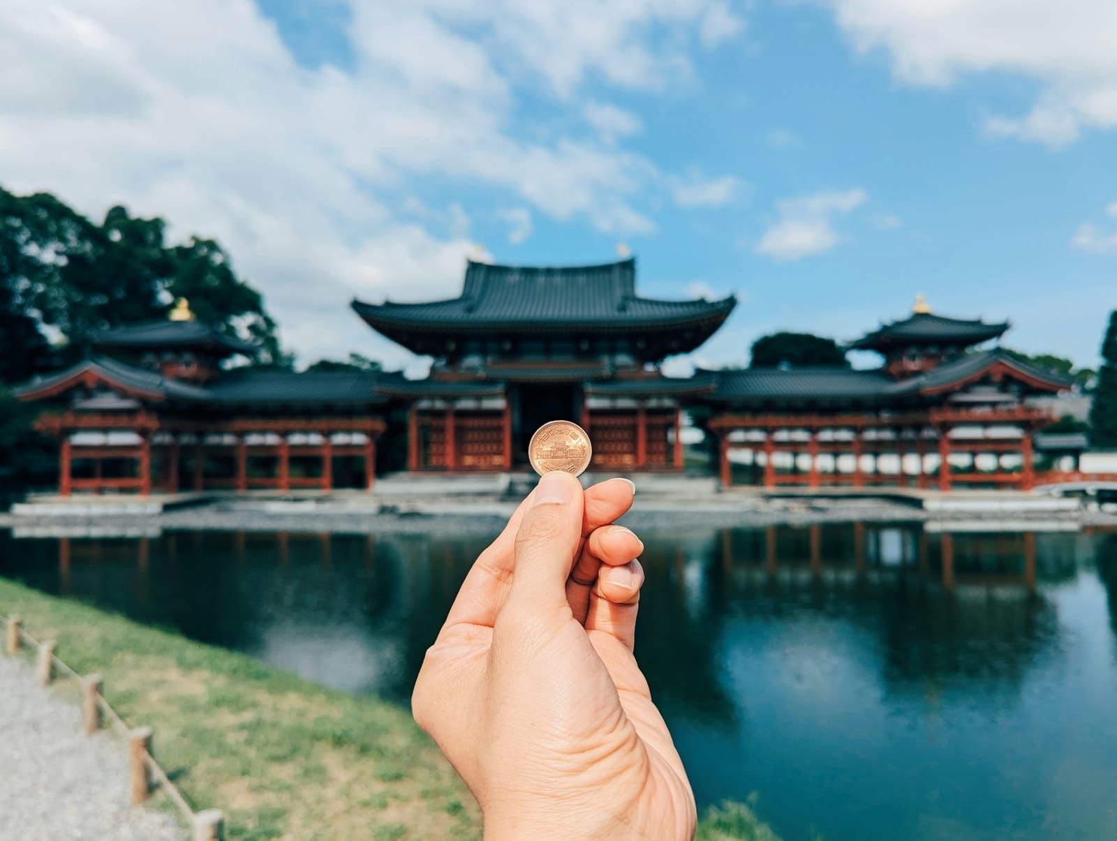 Cash, ATMs, SIM/eSIM & Wi‑Fi in Kyoto