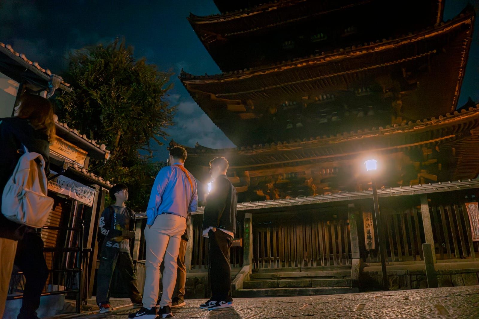 Kiyomizu-dera pagoda at night